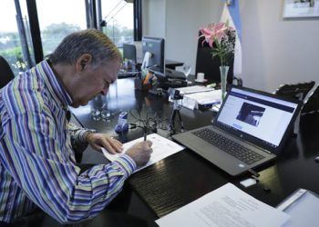 Schiaretti certificó su firma digital
