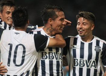 Dayro Moreno autor de los dos goles