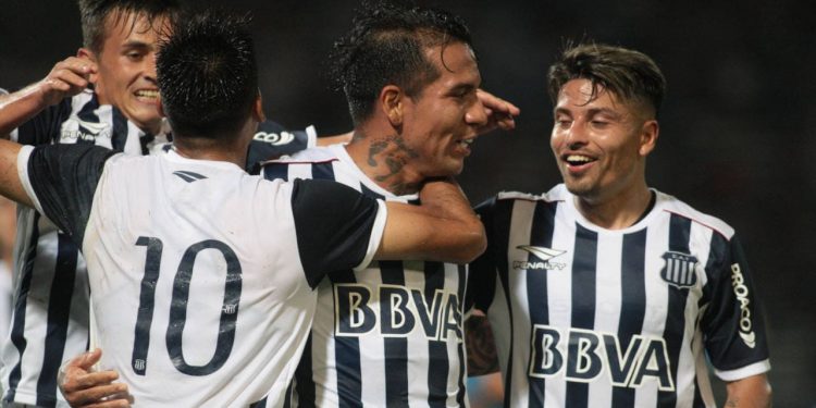 Dayro Moreno autor de los dos goles