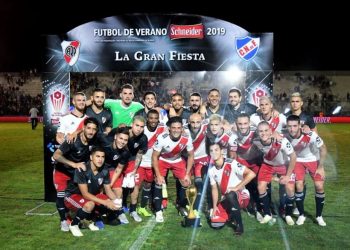 River venció a Nacional en Uruguay