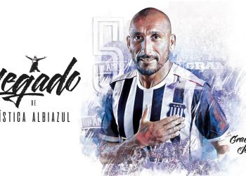 Cholo Guiñazú anunció su retiro del fútbol