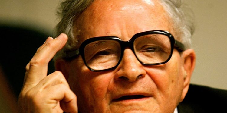 El ex espía israelí Rafi Eitan