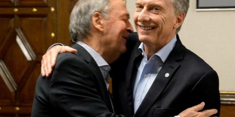 Mauricio Macri junto a Schiaretti en la Casa Rosada