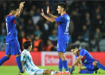 La "Academia" venció 2 a 1 al conjunto de "Victoria", aunque quedó afuera de la Copa del la Superliga