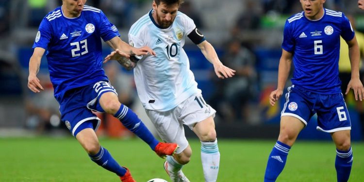 Messi ante Paraguay