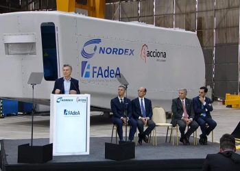 El Presidente visitó la Fábrica Argentina de Aviones