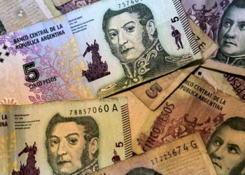 5 pesos argentinos