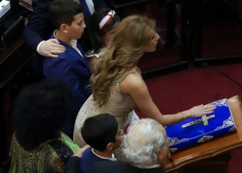 La senadora santiagueña, Claudia Ledesma, jura en la Cámara Alta.